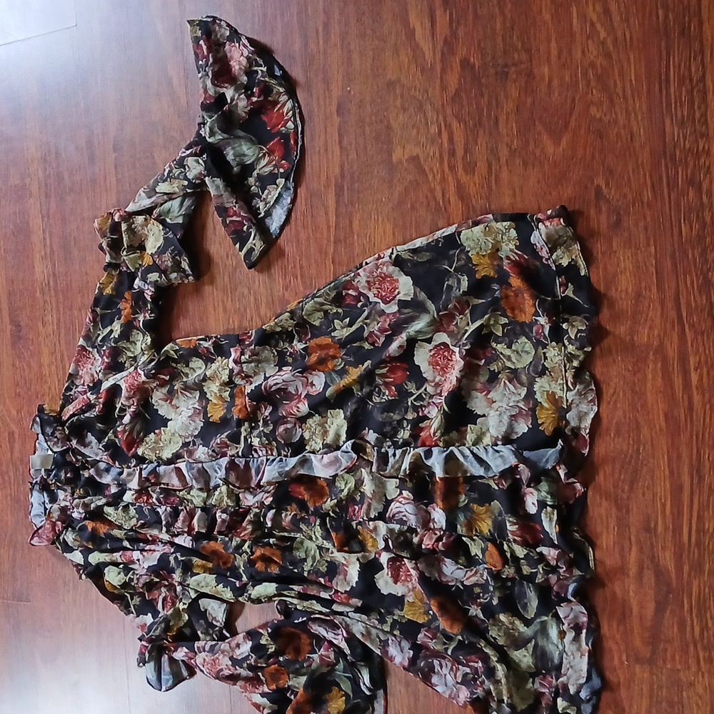 Ruffled H &M dress‎